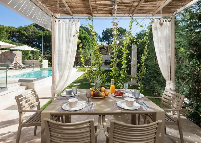 Klio By Vintage Travel * Agios Georgios (Corfu)